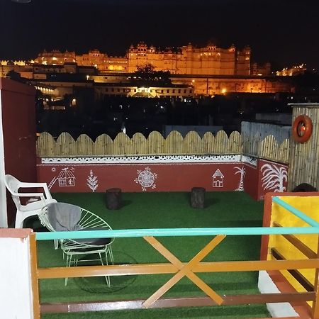 City And Palace View Guest House Udaipur Buitenkant foto