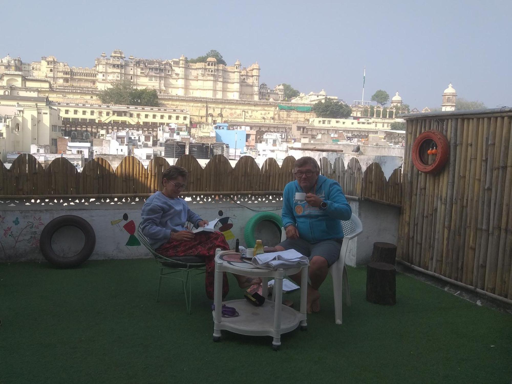 City And Palace View Guest House Udaipur Buitenkant foto